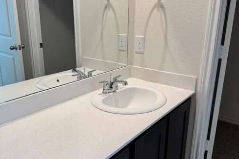 0f79c7d524efef9b34f7489319fd594e-uncropped_scaled_within_1536_1152